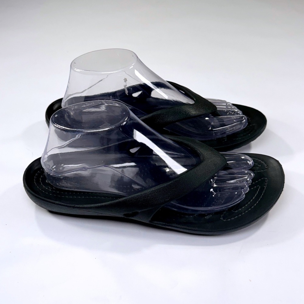 NEW Crocs Kadee II Flip Flops Womens 10‎ Black Comfort Minimalist Beach Sandals